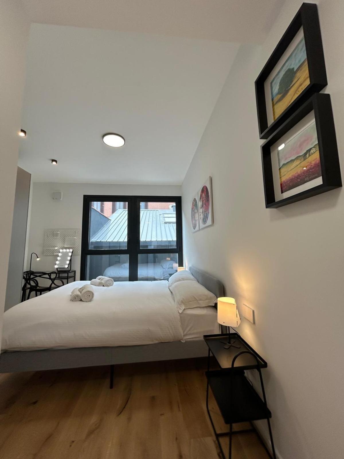 Kibilu Luxury Apt With Terrace, Isola District And Near Garibaldi Station มิลาน ภายนอก รูปภาพ